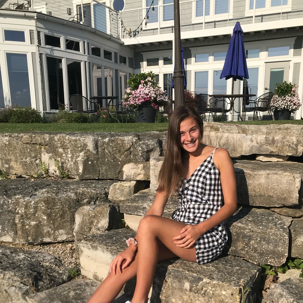 Meet your Posher, Emily